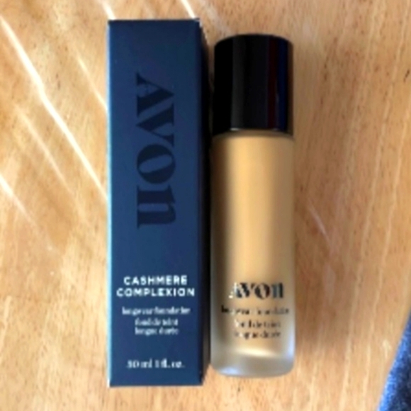 Avon Other - Avon Cashmere Complexion NIB Longwearing Foundation 1 fl oz